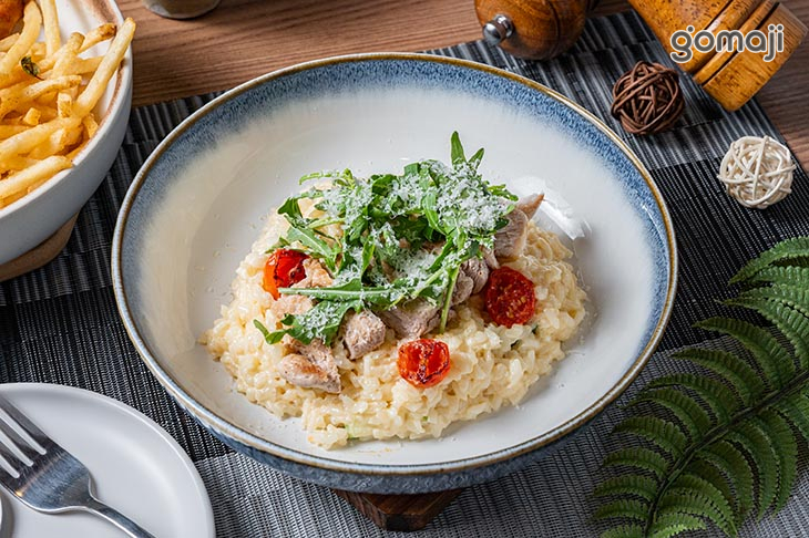 蒜奶汁煎烤豬肉燉飯