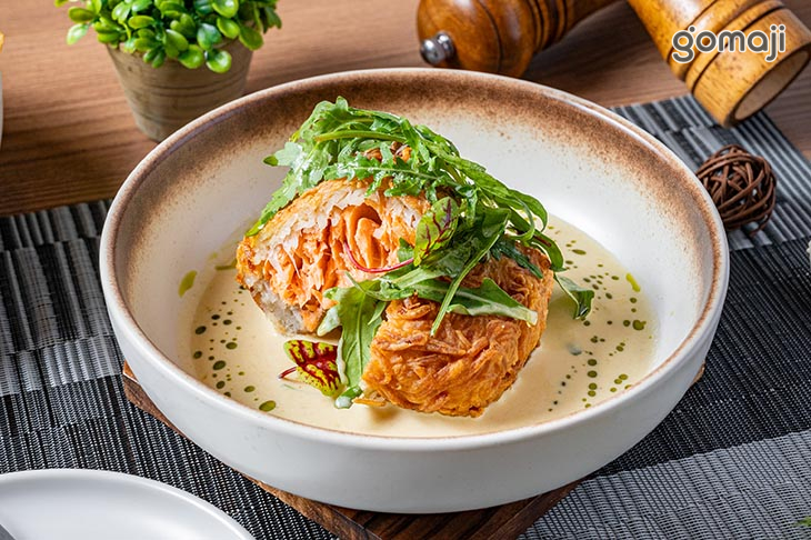 香酥鮭魚佐樹子奶油醬