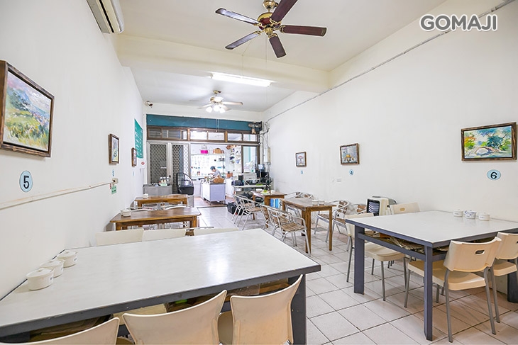 嘴角沾糖的女人雲南料理