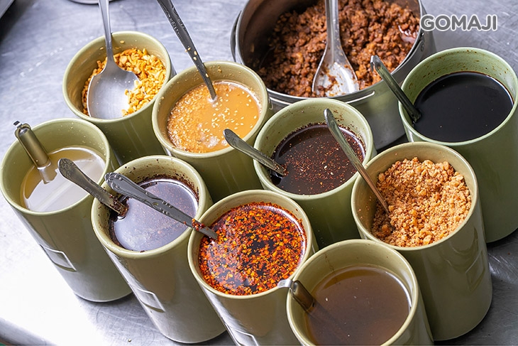 嘴角沾糖的女人雲南料理