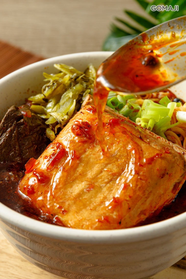 麻辣鴨血臭豆腐