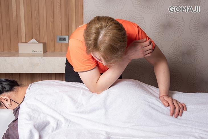 全身舒痠鬆筋指壓深層按摩