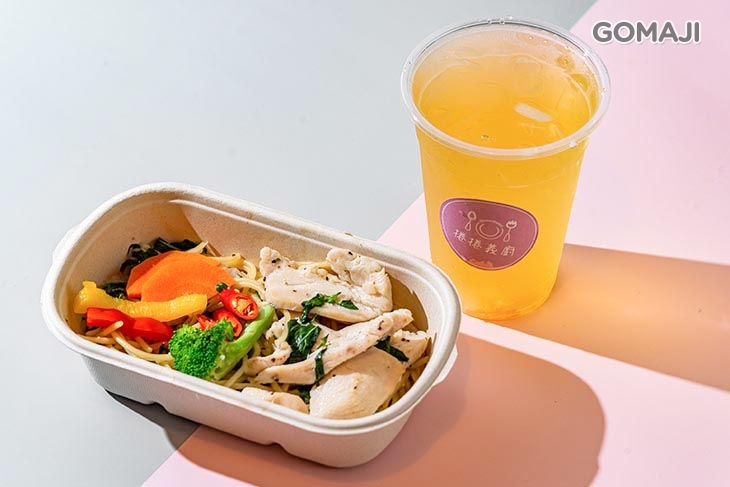 奶油白醬+嫩雞胸+圓直麵+蜜柚子茶