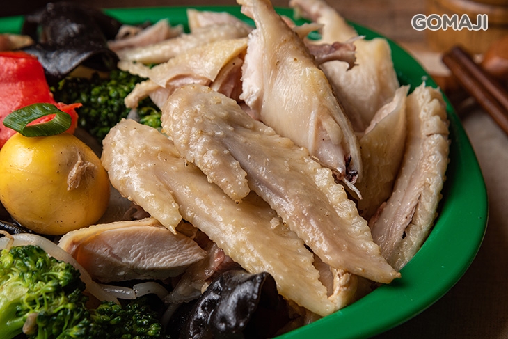 雞翅(3支) +小菜4樣