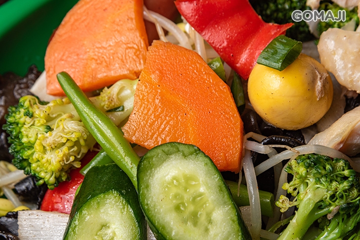 雞翅(3支) +小菜4樣