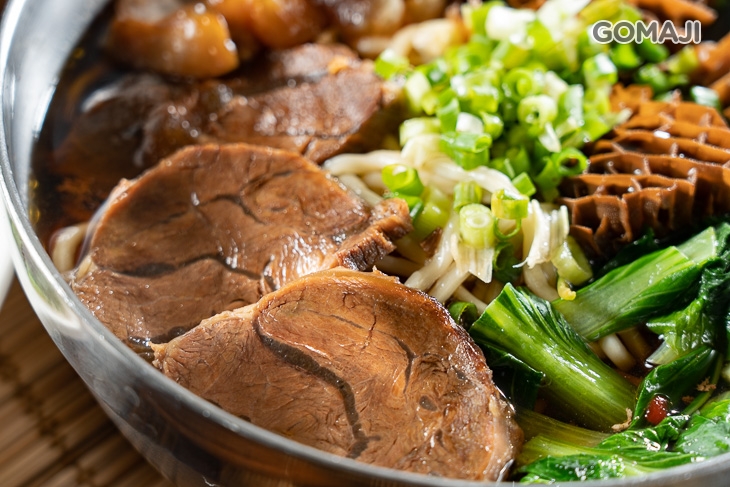 紅燒經典牛三寶粗麵(牛腱+牛筋+牛肚)