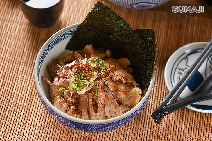 炙燒豬五花丼