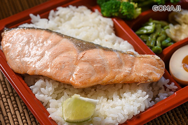 鹽烤鮭魚便當