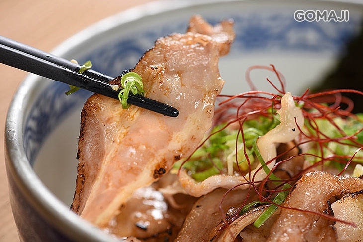 炙燒豬五花丼