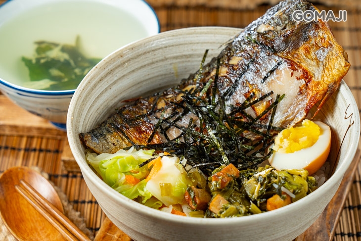 鹽烤鯖魚丼飯