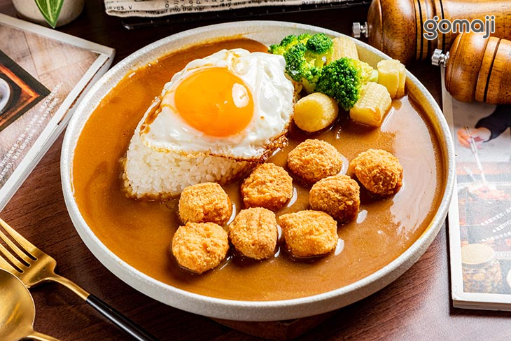 雞米花咖哩飯
