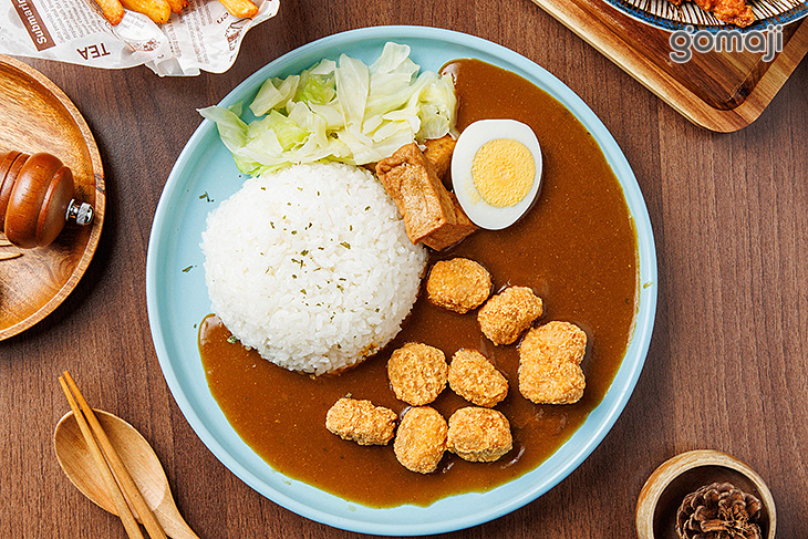 雞米花咖哩飯
