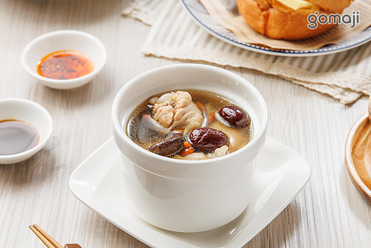 北菇花膠雞湯盅