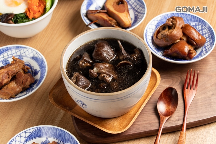 藥膳豬腳湯