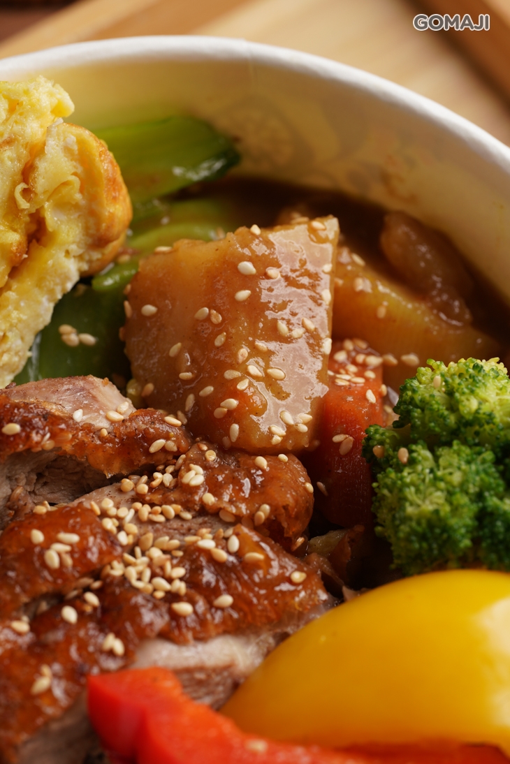 咖哩鴨丼