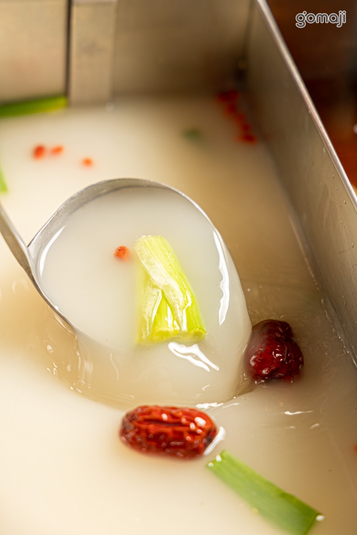 湯底：招牌龍骨