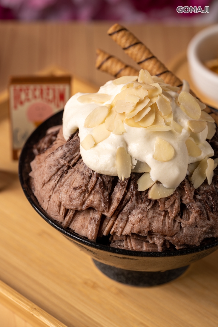 奶蓋脆笛杏仁巧克力雪花冰