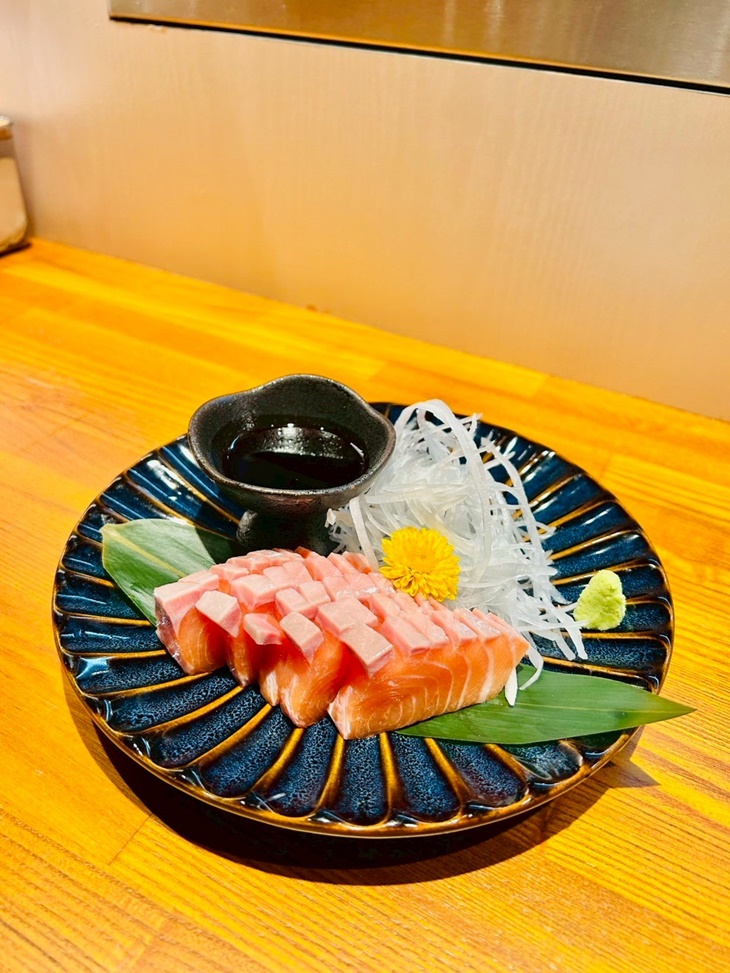 鮭魚生魚片