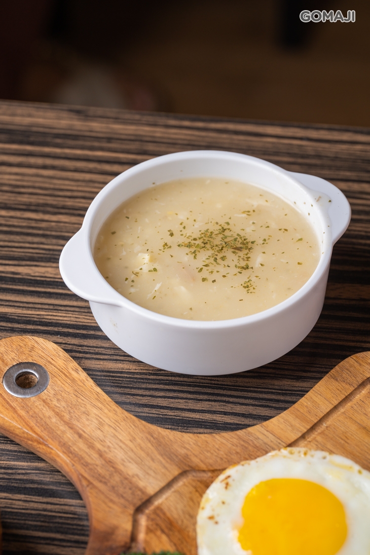 內用可享濃湯及飲品無限享用