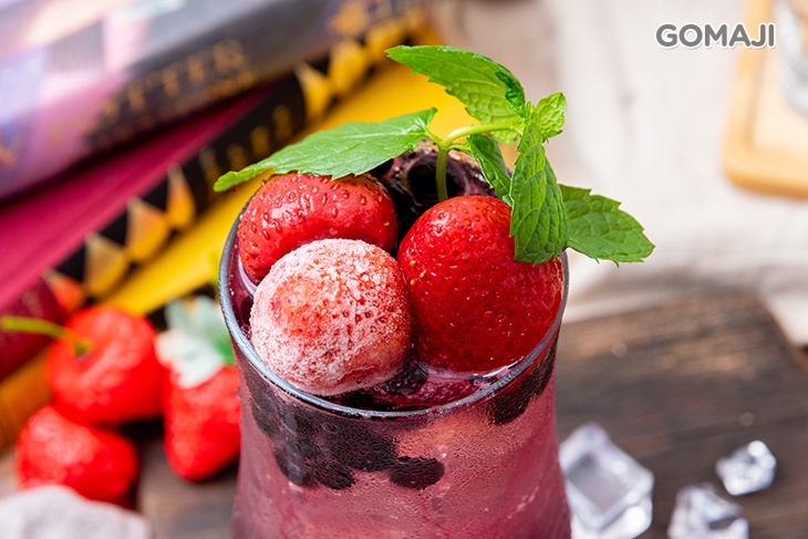 莓莓果果氣泡飲 