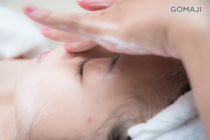  深層卸妝 + 溫和洗淨