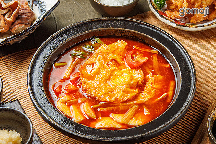 番茄菌菇鍋-極嫩霜降牛