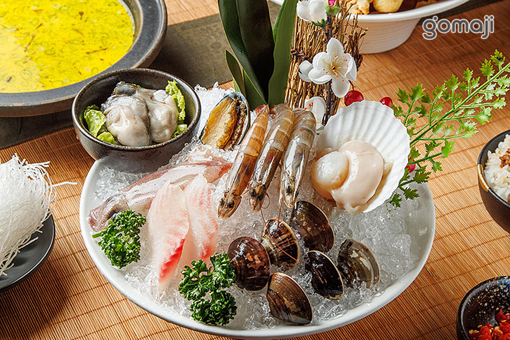 酸菜濃郁鍋-經典海鮮拼盤