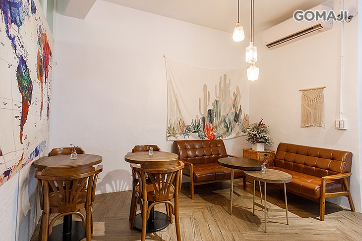 W2 Cafe & Restaurant