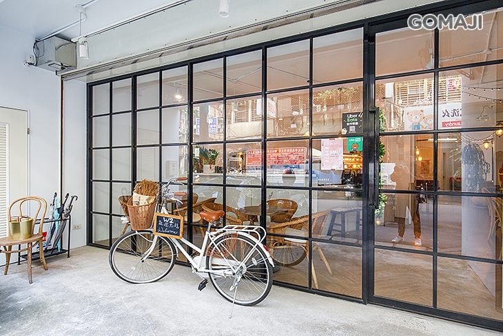 W2 Cafe & Restaurant
