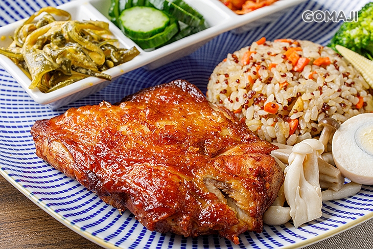 蒜香鮮嫩雞腿排飯