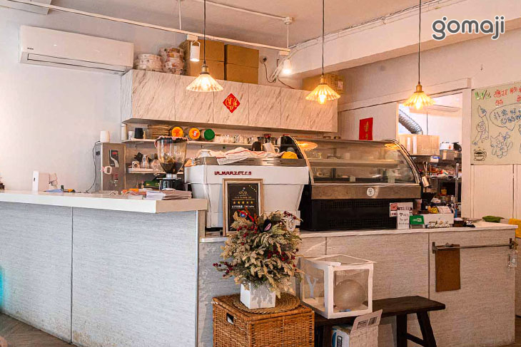 W2 Cafe & Restaurant