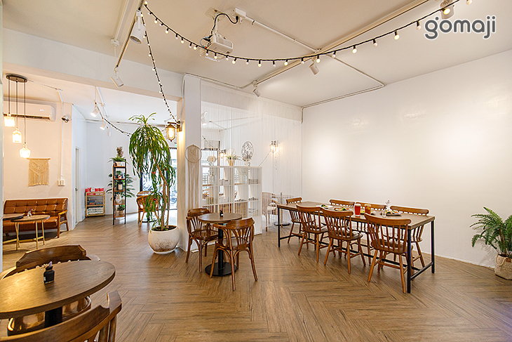 W2 Cafe & Restaurant