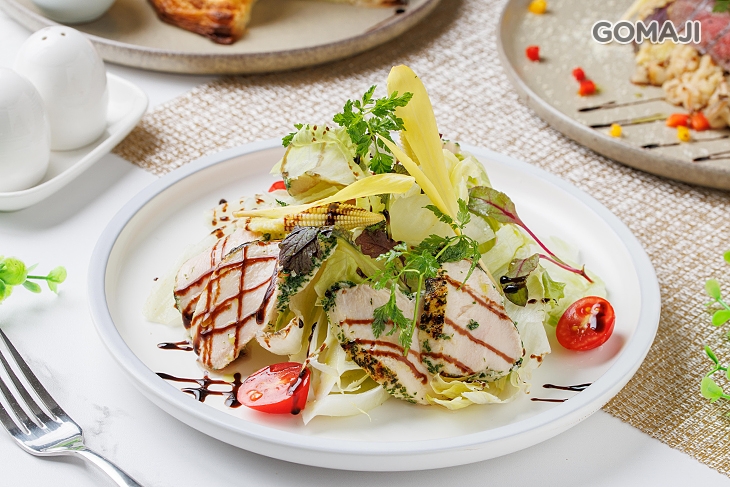 低溫舒肥雞胸生菜沙拉