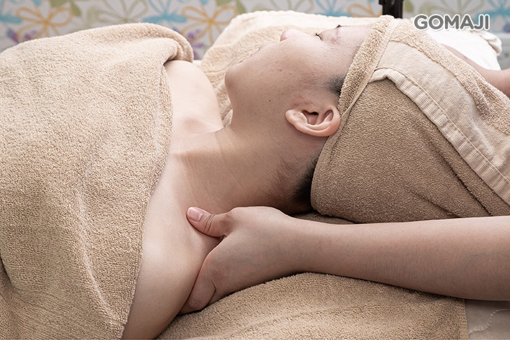 頭肩頸釋放按摩舒緩按摩SPA