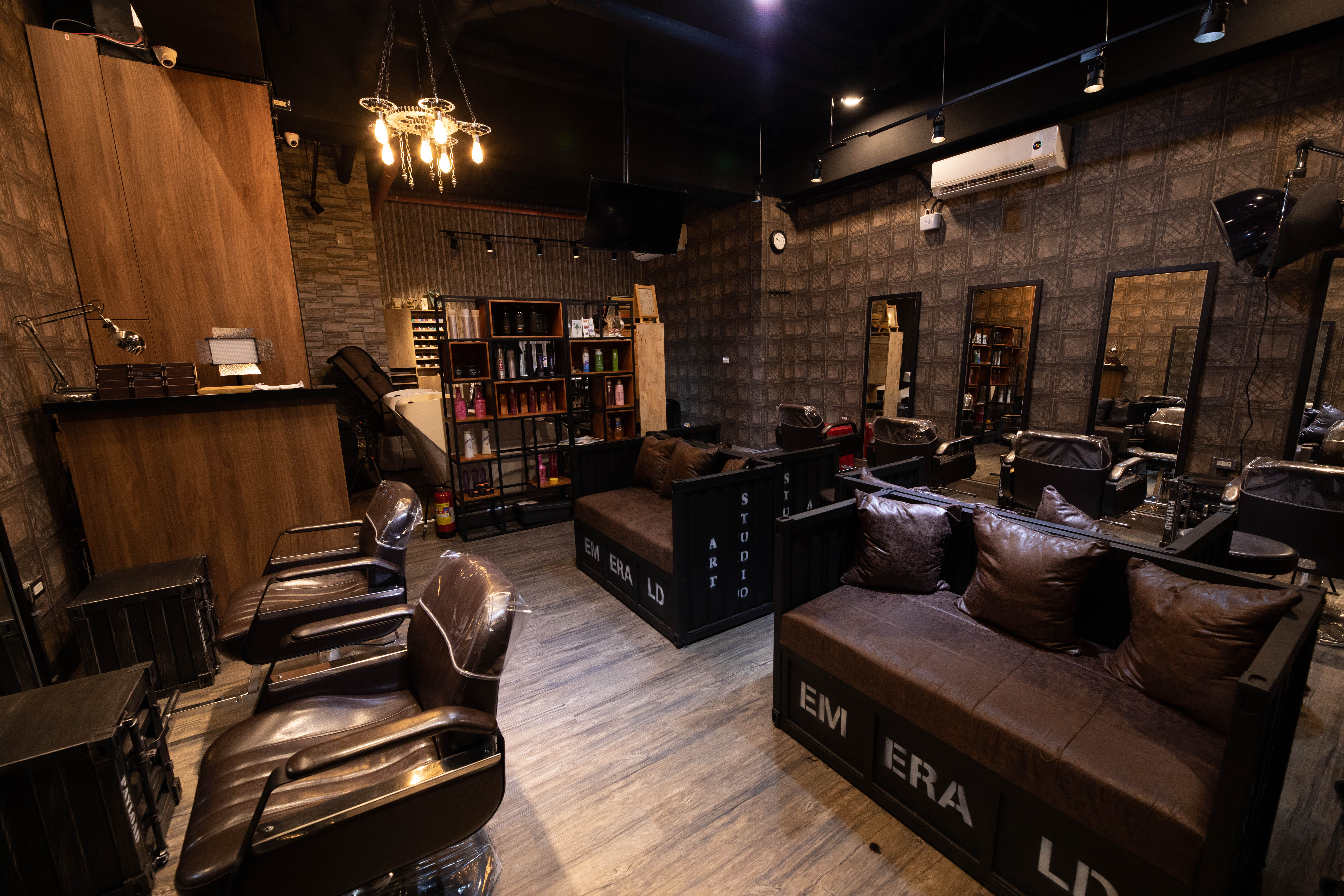 V-SHARK Hair Salon & Vanessa Nail髮型美甲沙龍
