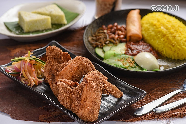 蝦醬炸雞椰漿飯