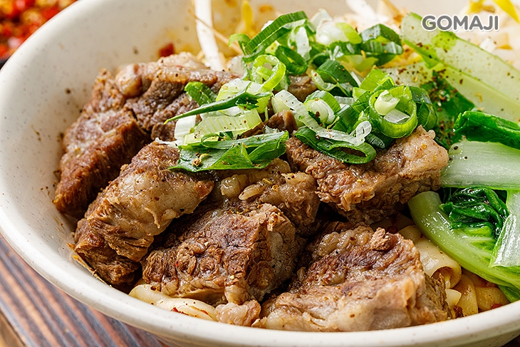 麻辣牛肉拌麵