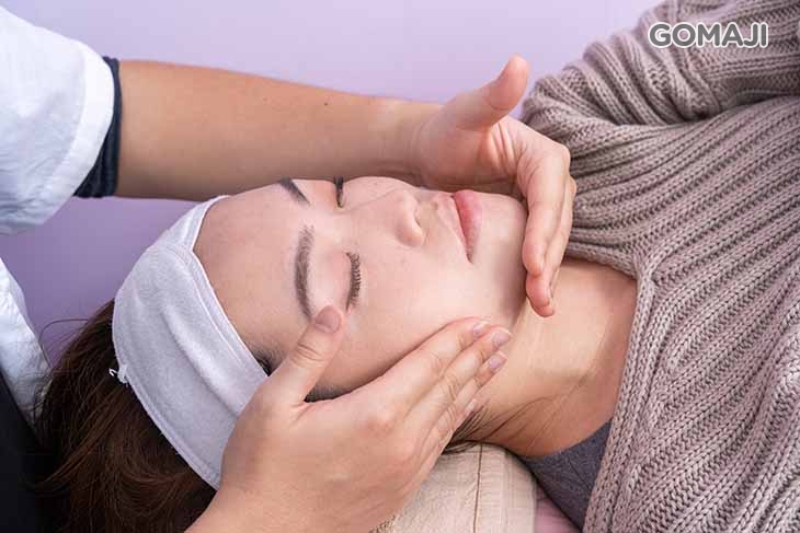 手技臉部舒緩按摩