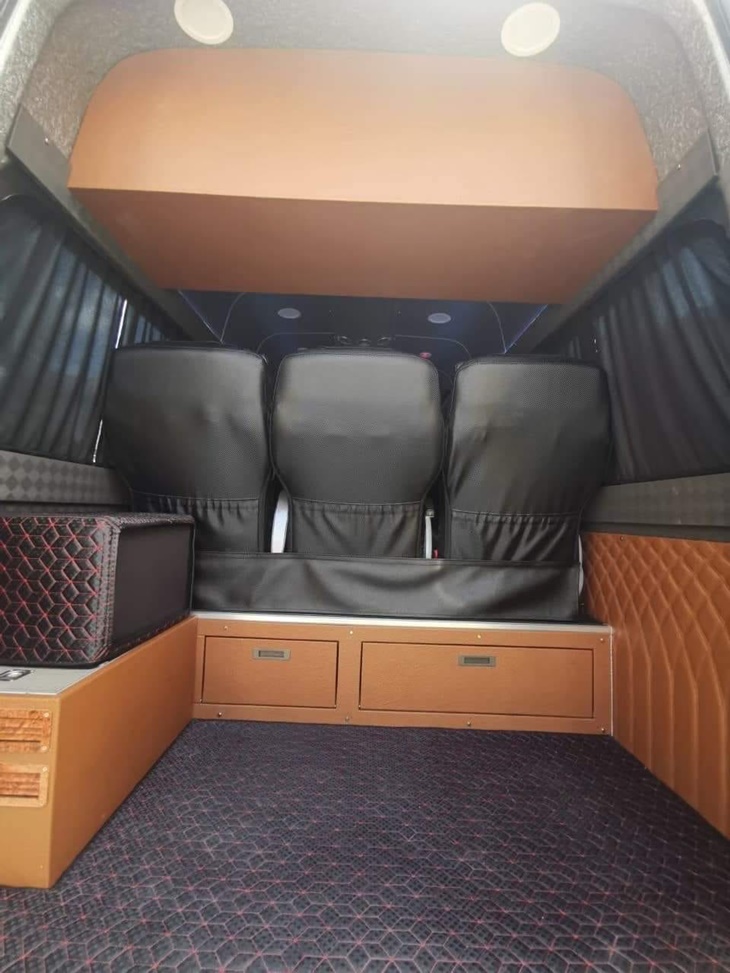 巴士可放置大型行李箱