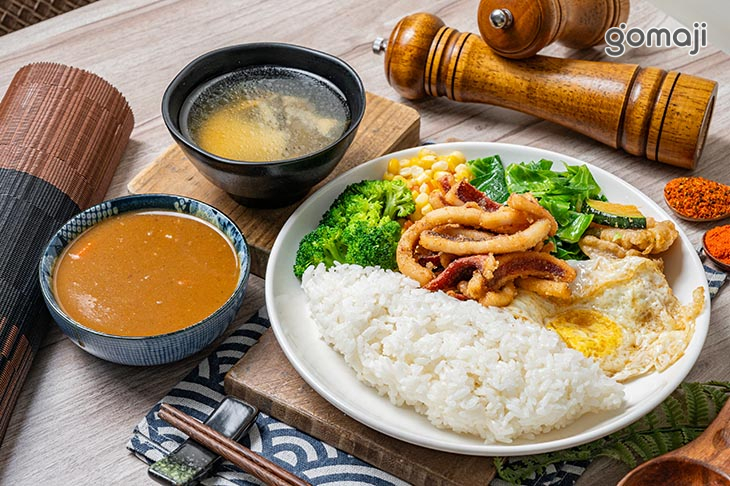 香酥魷魚咖哩飯