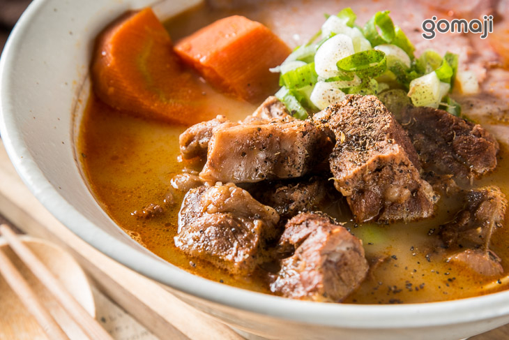 辛紅燒牛肋條叉燒拉麵