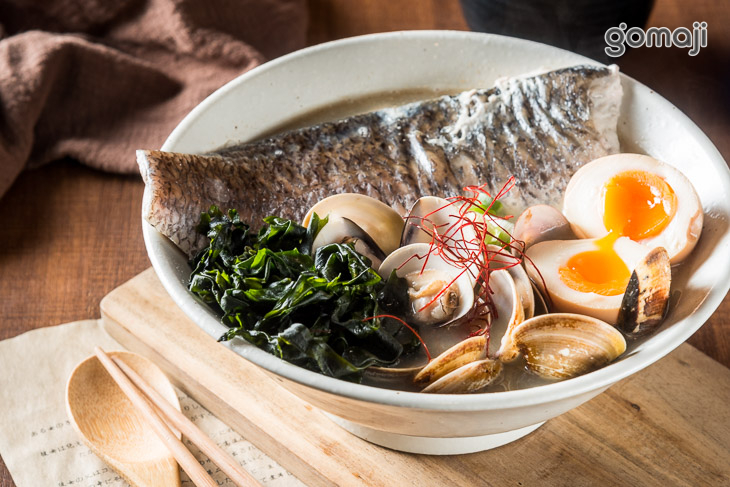 巨無霸清燉蛤蜊鱸魚拉麵