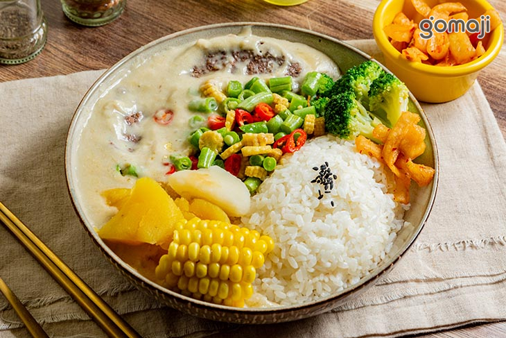 泰式嫩煎牛肉排(雙片)咖哩飯