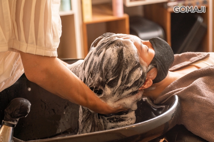 剪髮前清潔髮浴