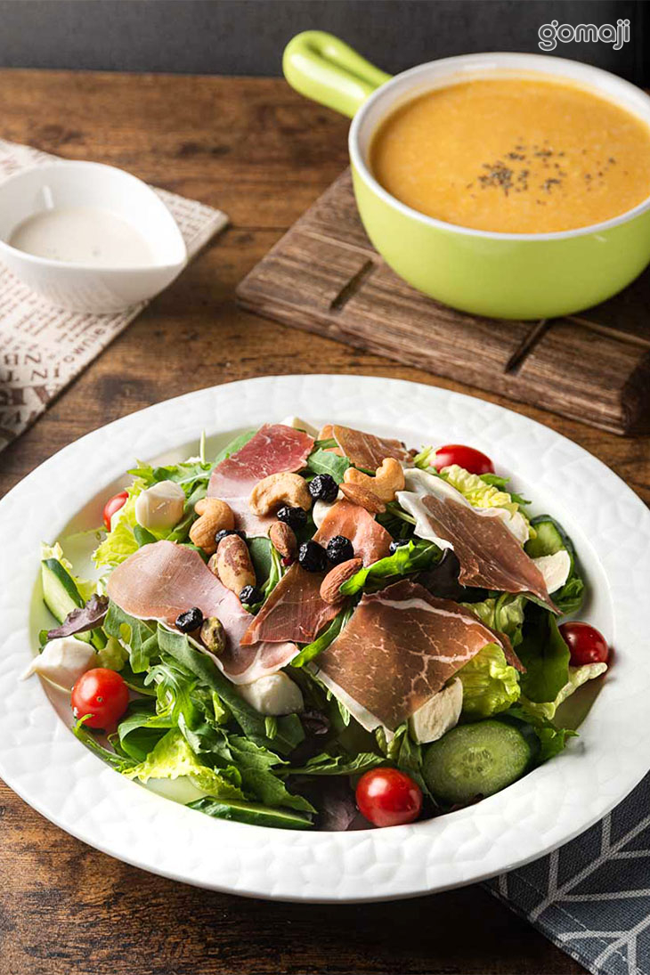 莫扎瑞拉生火腿芝麻葉沙拉
