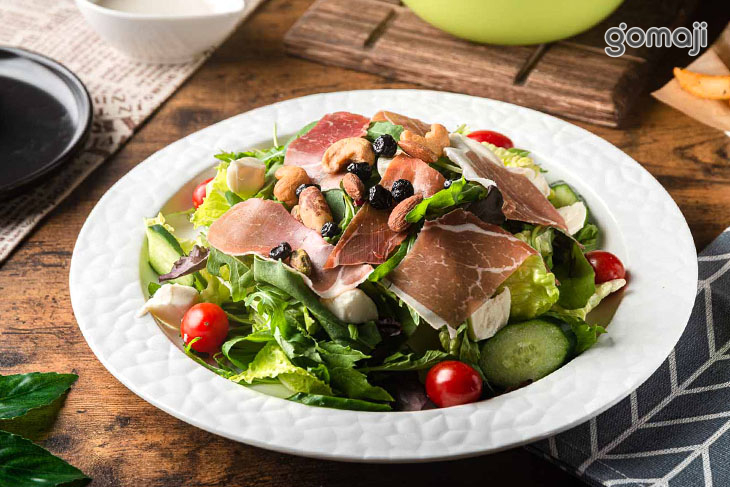 莫扎瑞拉生火腿芝麻葉沙拉