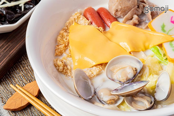 牛奶起司湯底海鮮湯麵