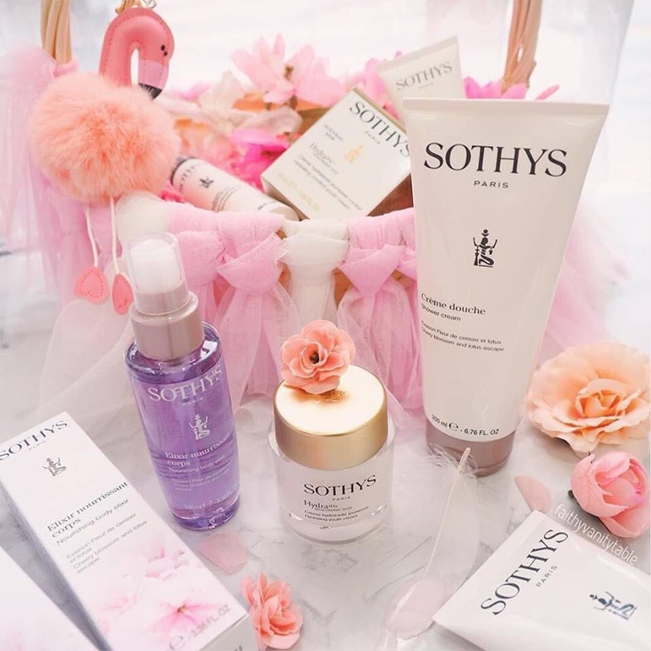 A.深層保濕嫩白美肌護理 使用產品