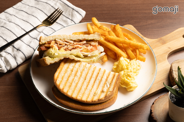 蘿勒燻雞三明治特餐