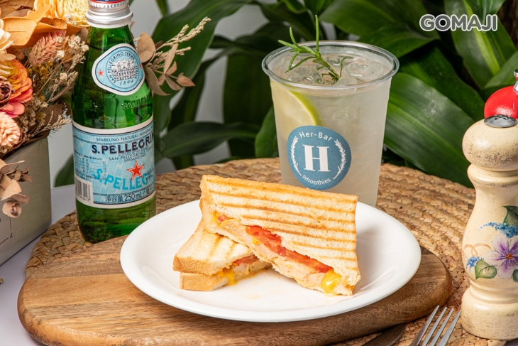 嫩雞舒肥帕尼尼+芒果蘆薈氣泡飲